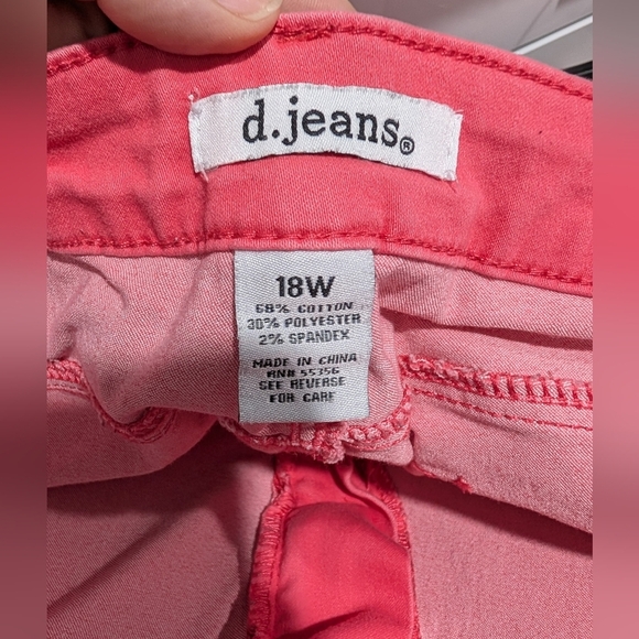 D. Jeans Coral Pink Capri Pant in Size 18W - Picture 10 of 11